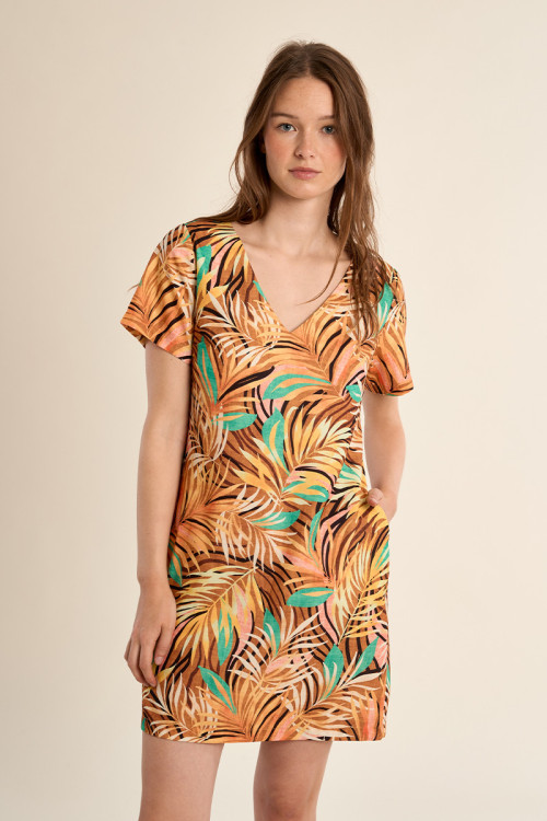 Vestido de manga corta, con estampado.