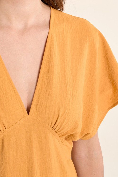 Robe longue, col V