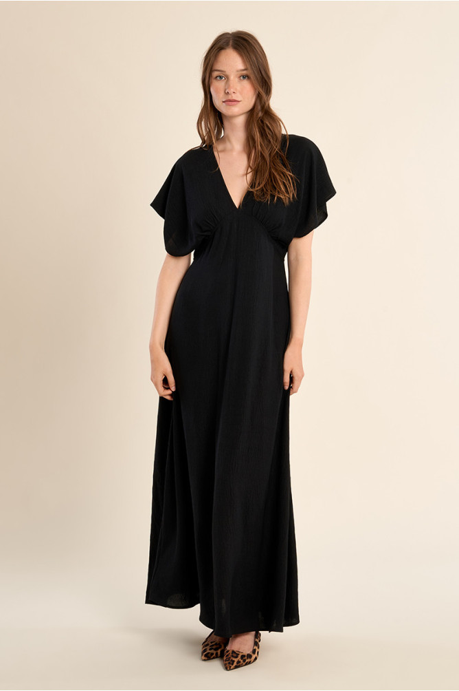 Long dress, V-neck