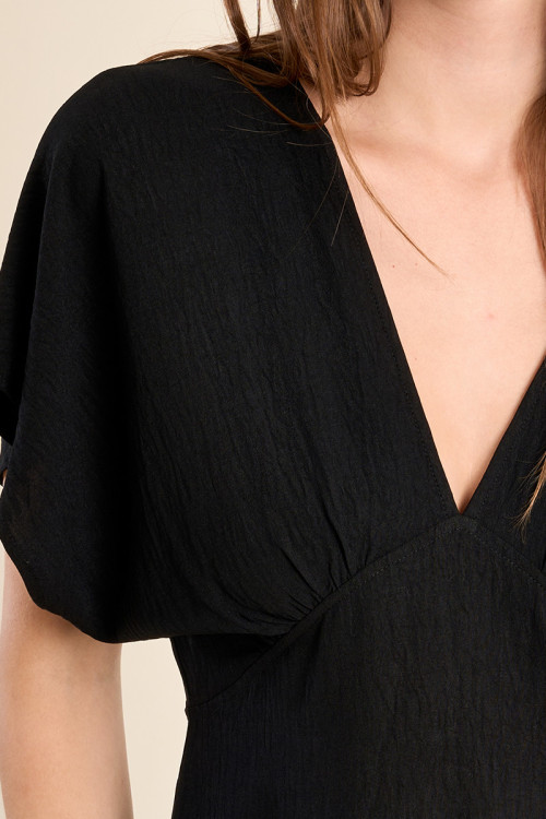 Robe longue, col V