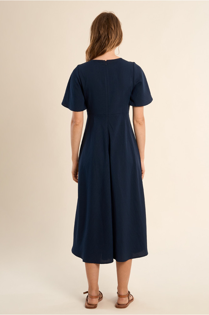 Robe longue, col V