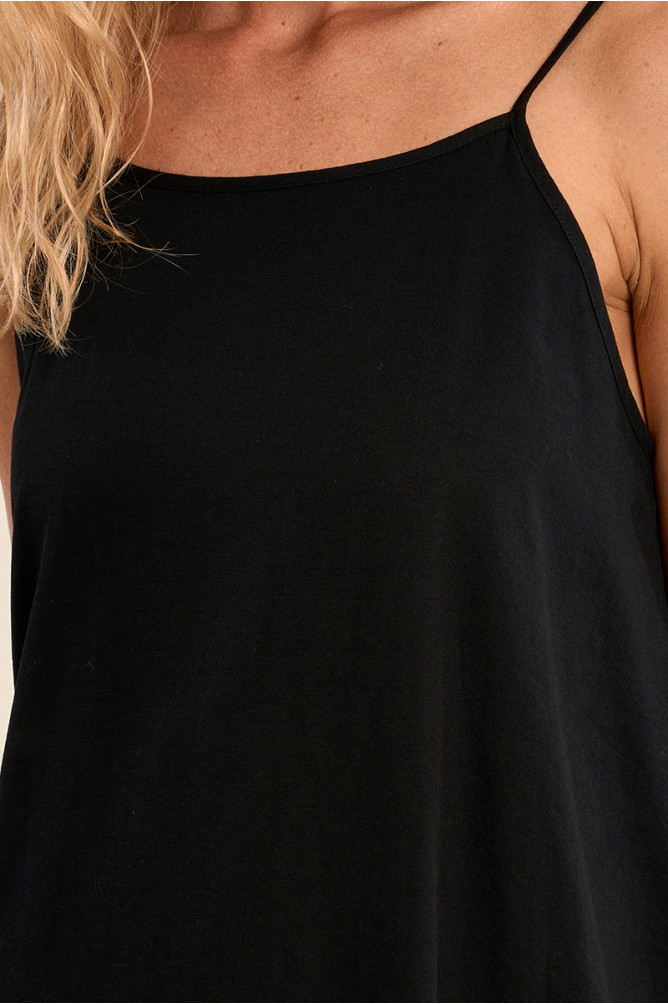 Robe longue, dos nu