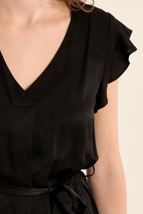 Robe courte et nouable à la taille