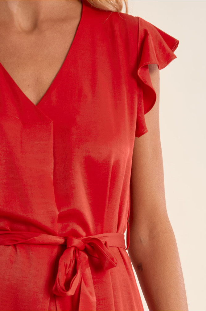 Robe courte et nouable à la taille