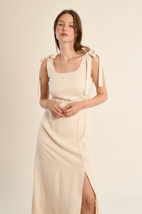 Long dress to tie, satin effect