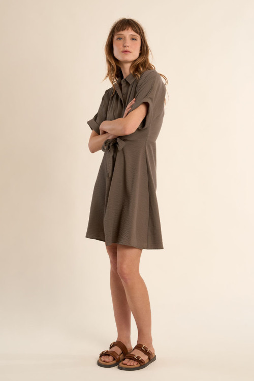 Robe courte, nouable à la taille
