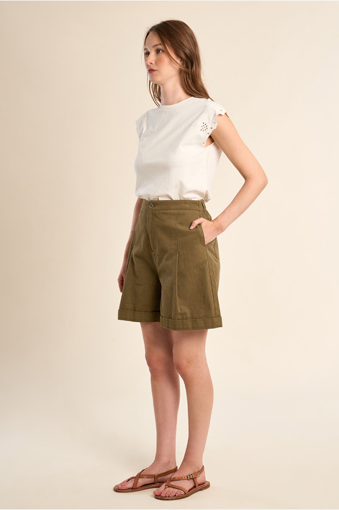 High-waisted shorts, paperbag