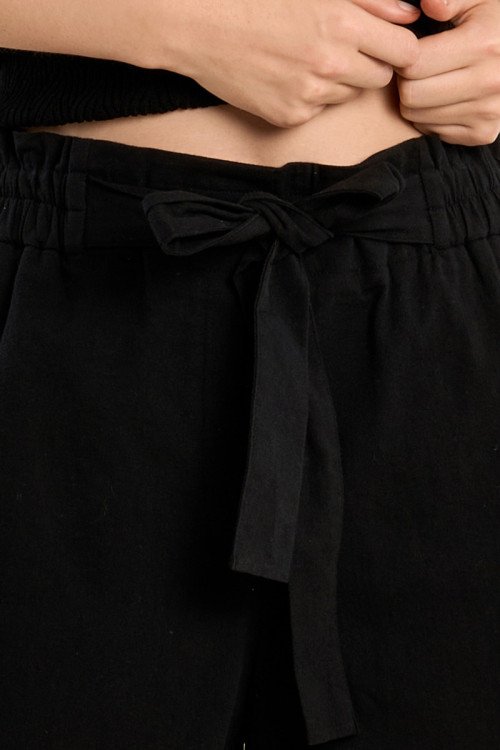 High-waisted, belted shorts