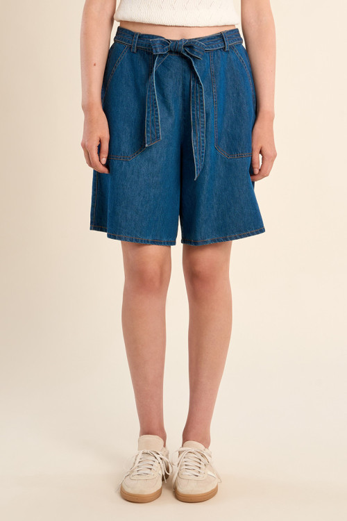Short de mujer vaquero, con lazada.