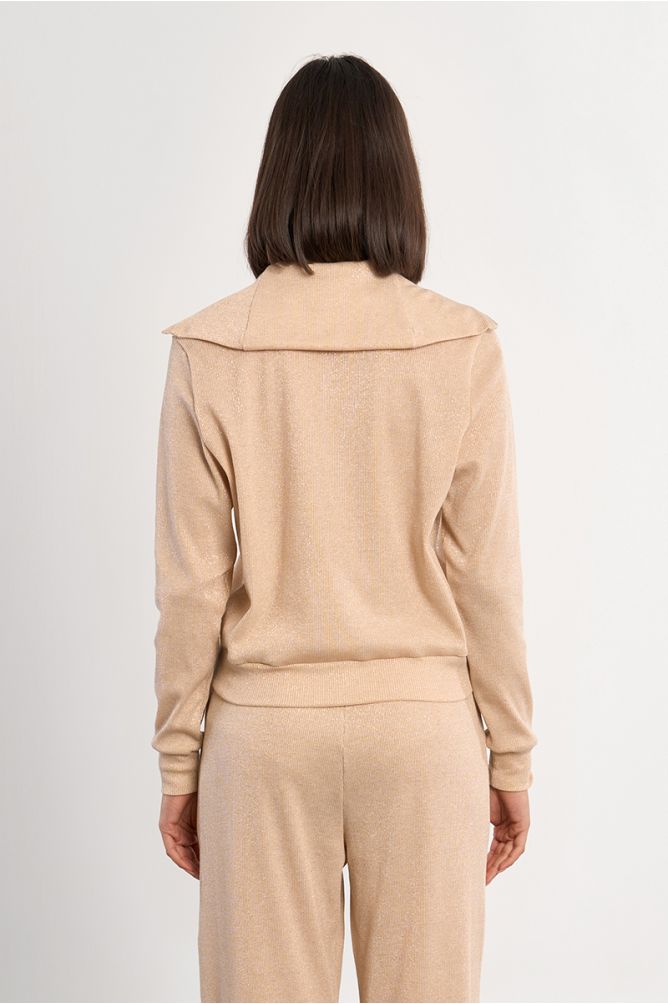 Jersey de mujer de manga larga, cuello alto.