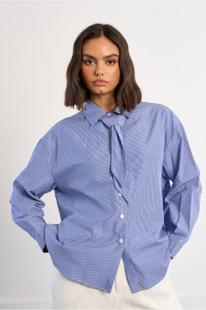 Chemise oversize rayée et strassée, à cravate