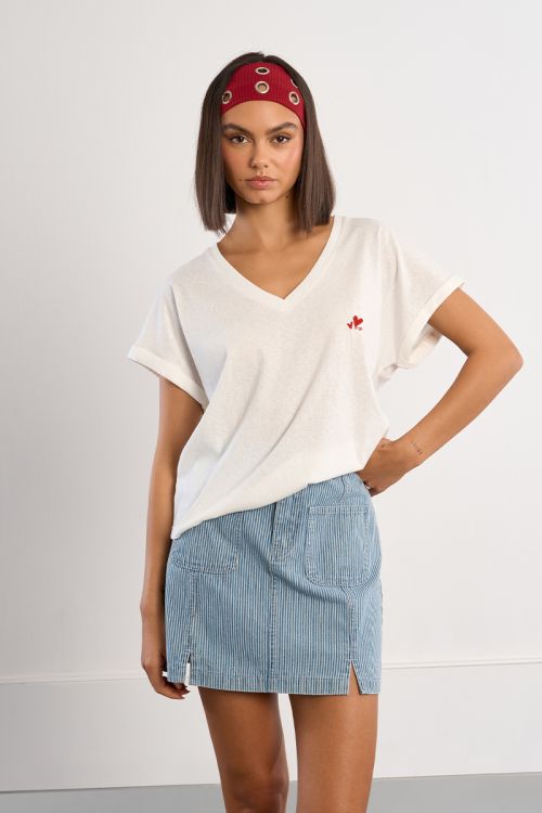 Camiseta de mujer de manga corta, estampado corazón.
