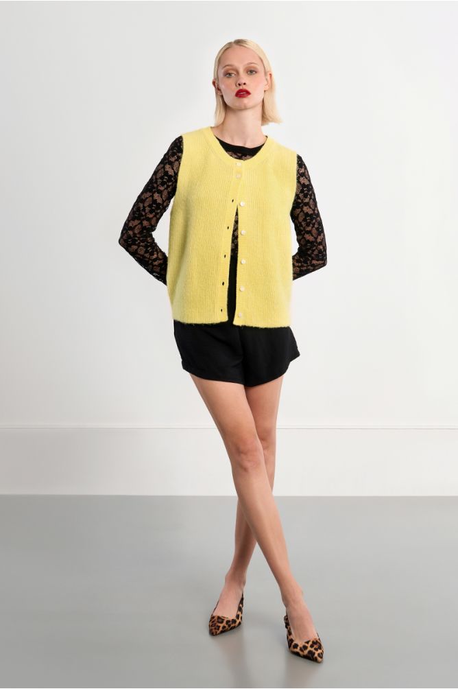 Gilet sans manches, boutonné