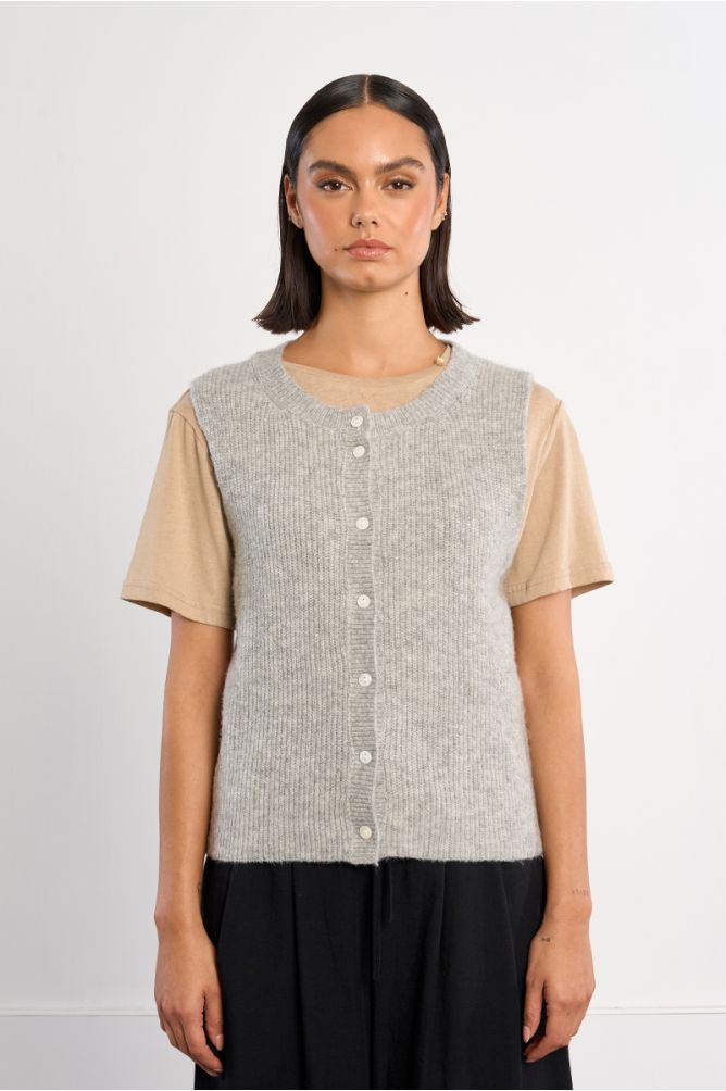 Gilet sans manches, boutonné