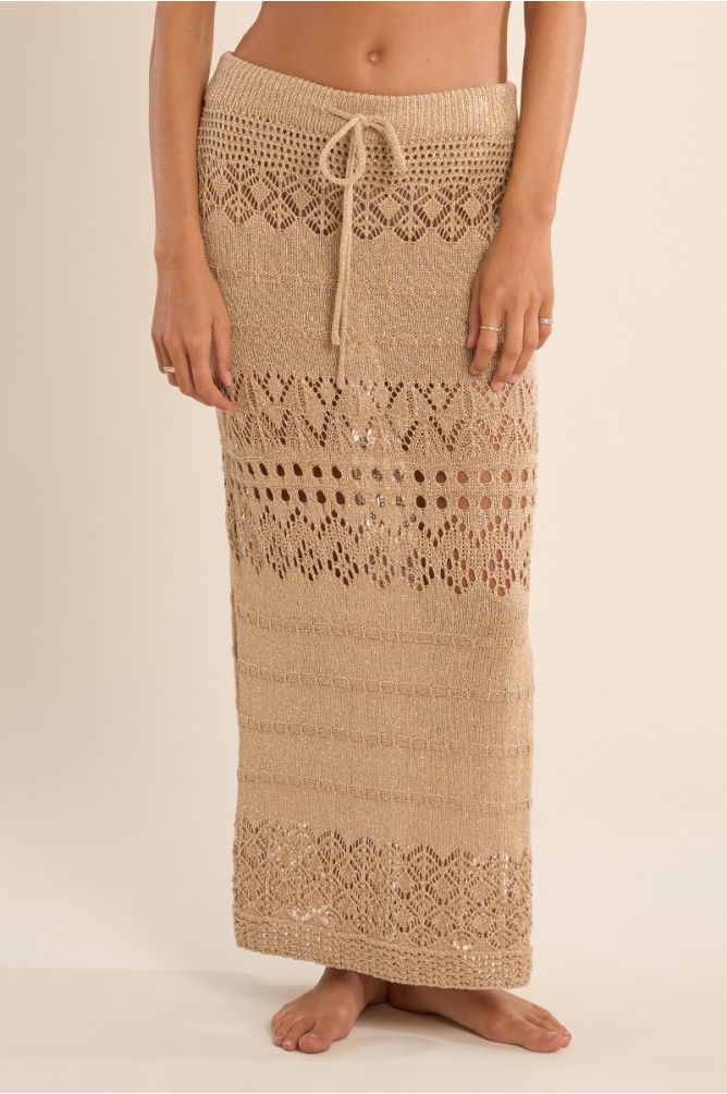 Longue jupe de plage en crochet