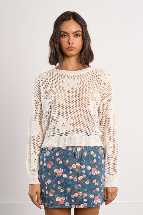 Fine knit sweater with floral details