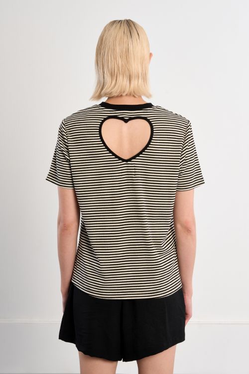T-shirt rayé noir avec ouverture en cœur