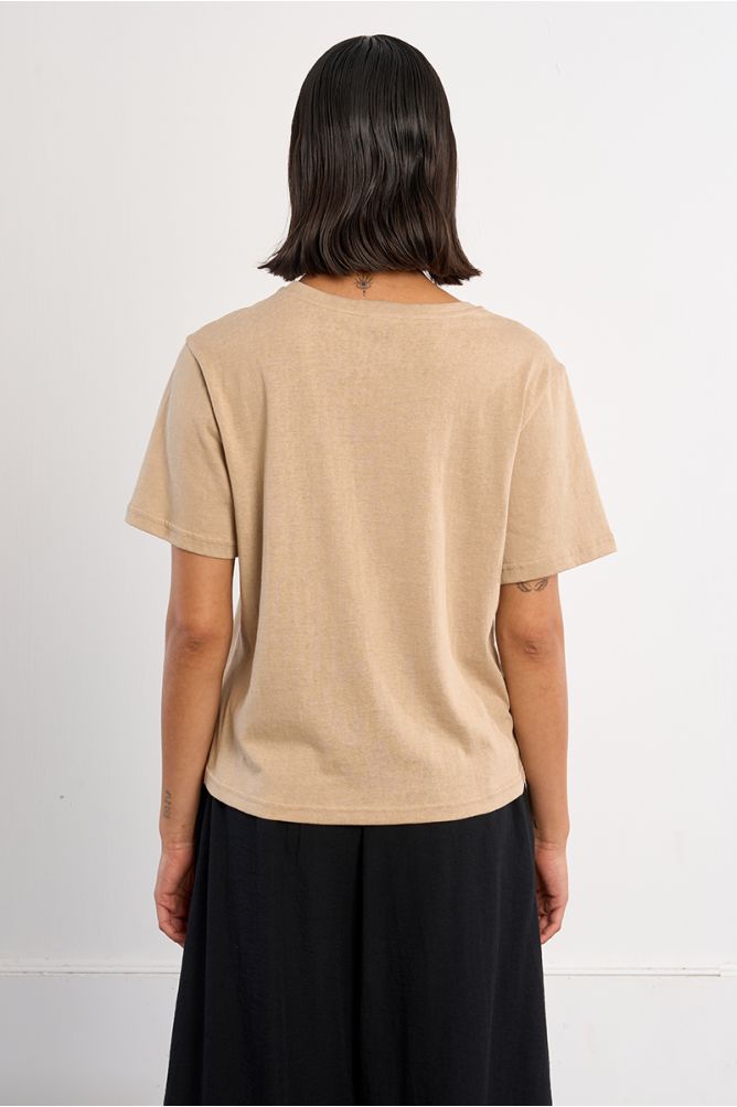 Camisa de manga corta, básica.