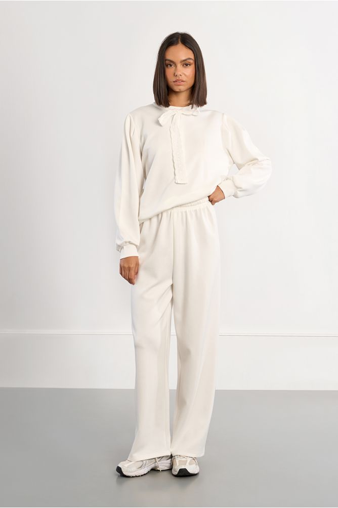 Casual sweatshirt with knotted collar