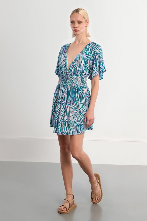Vestido de manga corta mariposa, con estampado multicolor.