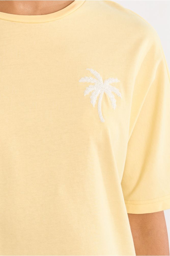 Camiseta de mujer de manga larga, con estampado.
