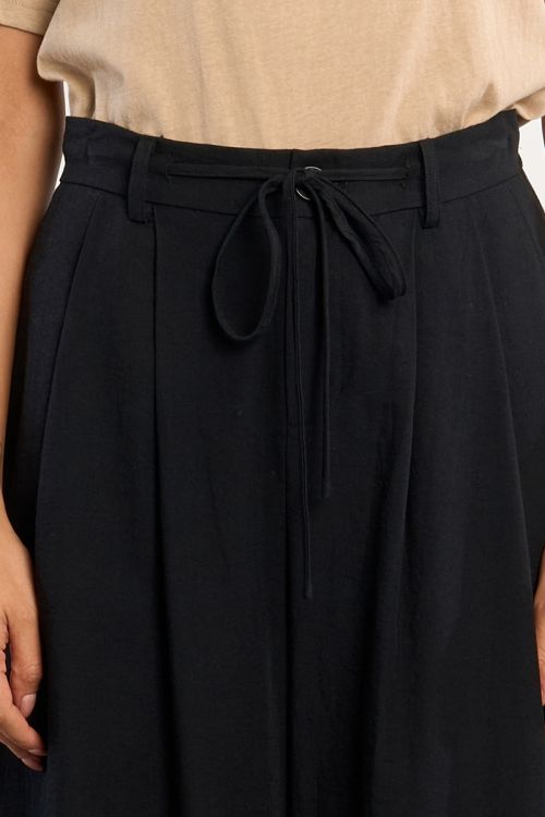 Pantalón de mujer largo, vaporoso.