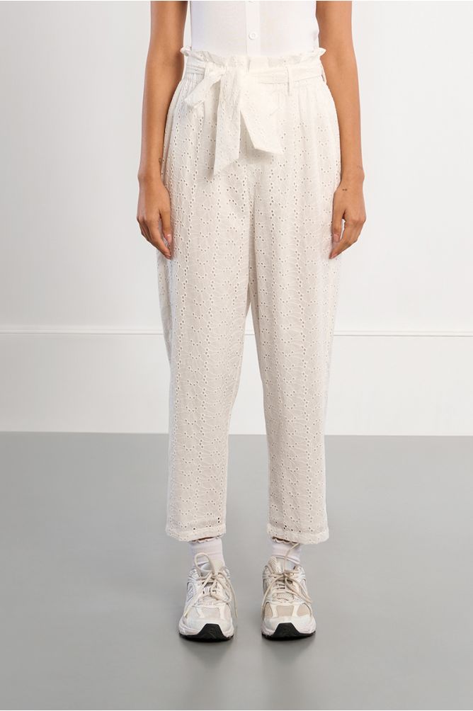 Pantalón de mujer tobillero, en tejido acanalado.