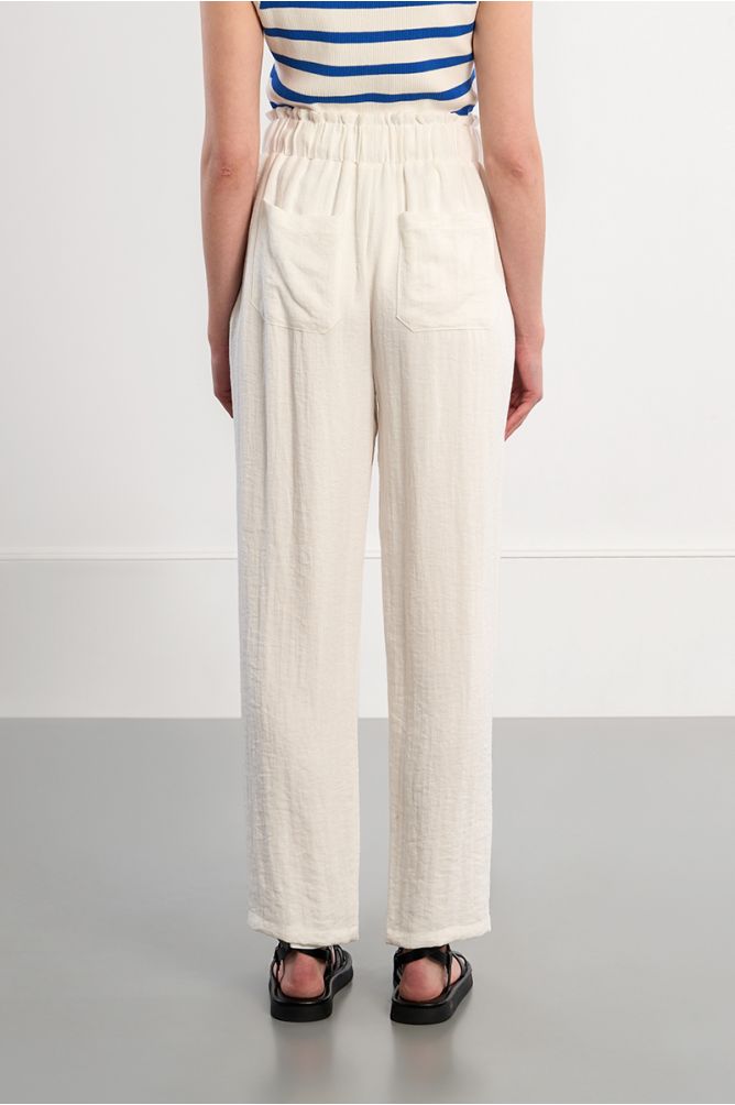 Pantalón de mujer largo, con lazada.
