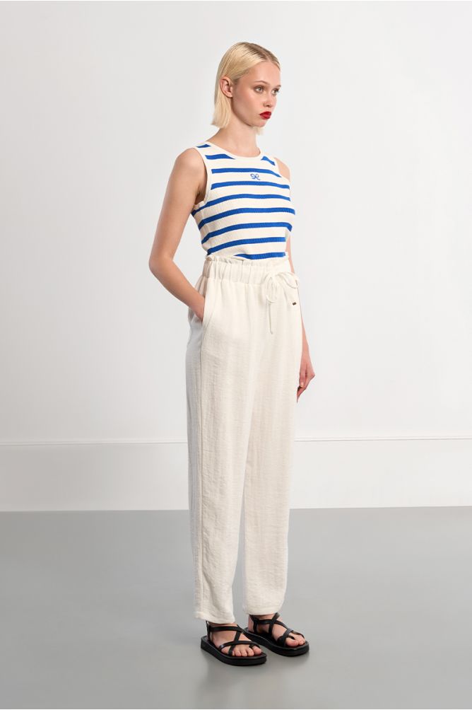 Pantalon blanc, droit