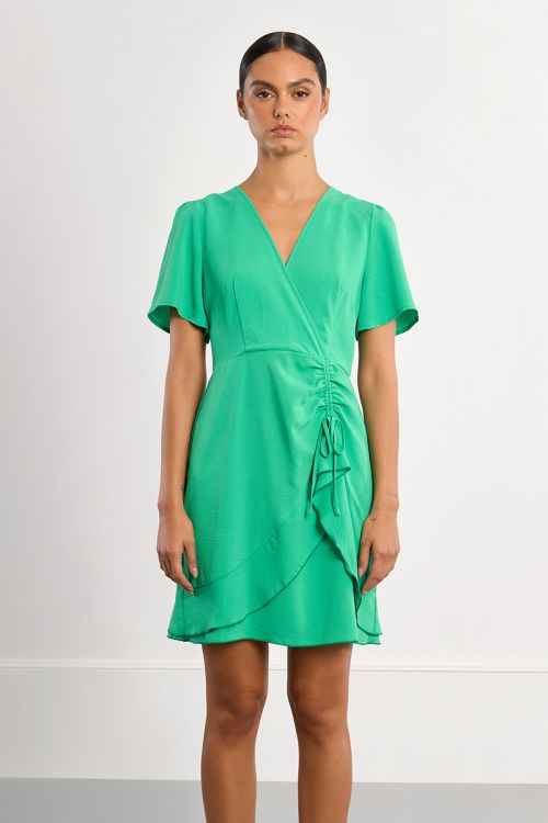 Vestido de manga corta, drapeado.