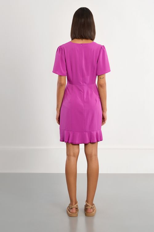 Vestido de manga corta, drapeado.