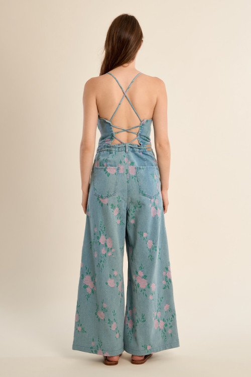 Combinaison en denim fleurie