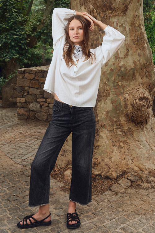 Pantalón de mujer vaquero, tobrillero.