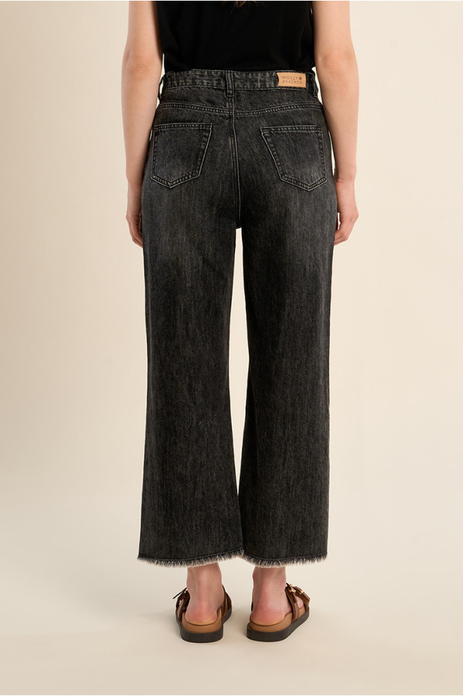 Pantalón de mujer vaquero, tobrillero.