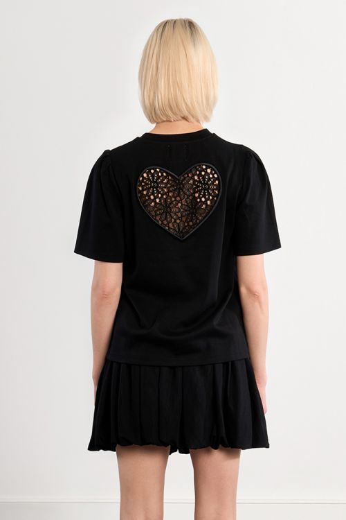 Camiseta de mujer de manga corta, abertura corazon.