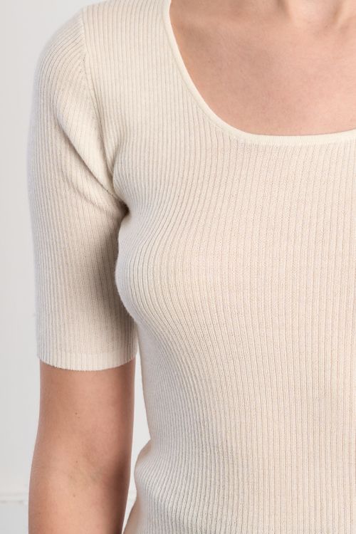 Jersey de mujer de media manga, abertura en la espalda.