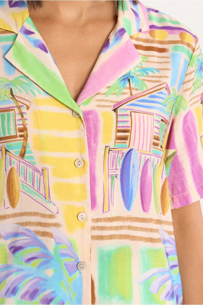 Short-sleeved shirt with surf print