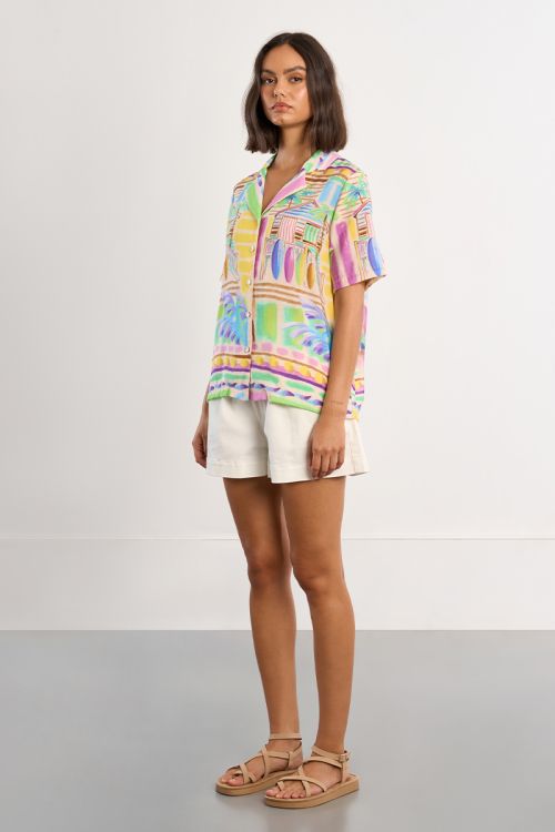Short-sleeved shirt with surf print