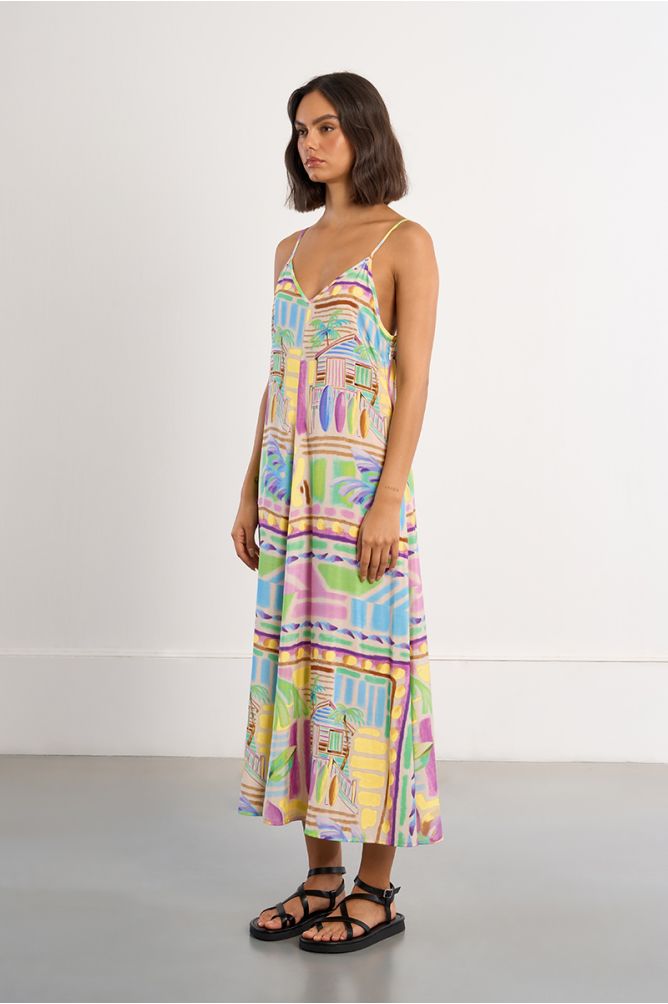Vestido largo, de tirantes, con estampado.