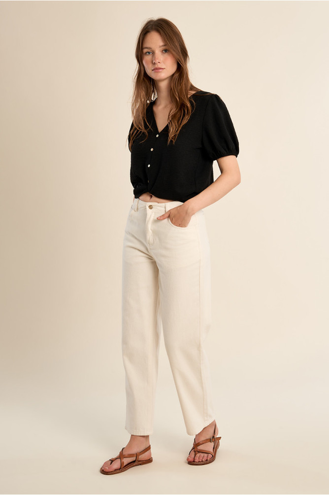 Pantalón de mujer tobillero, cinco bolsillos.