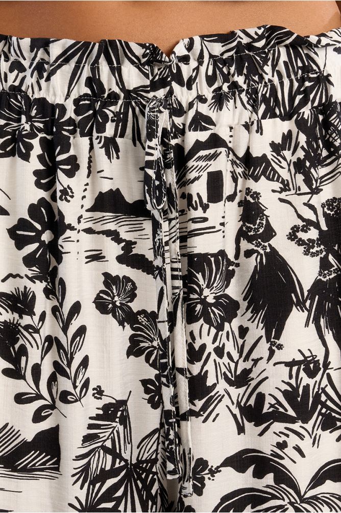 Pantalón de mujer largo, ancho, con estampado.