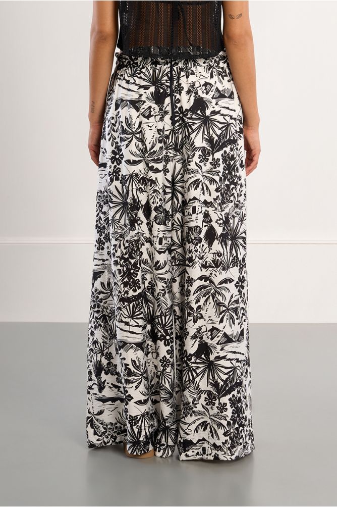 Pantalón de mujer largo, ancho, con estampado.