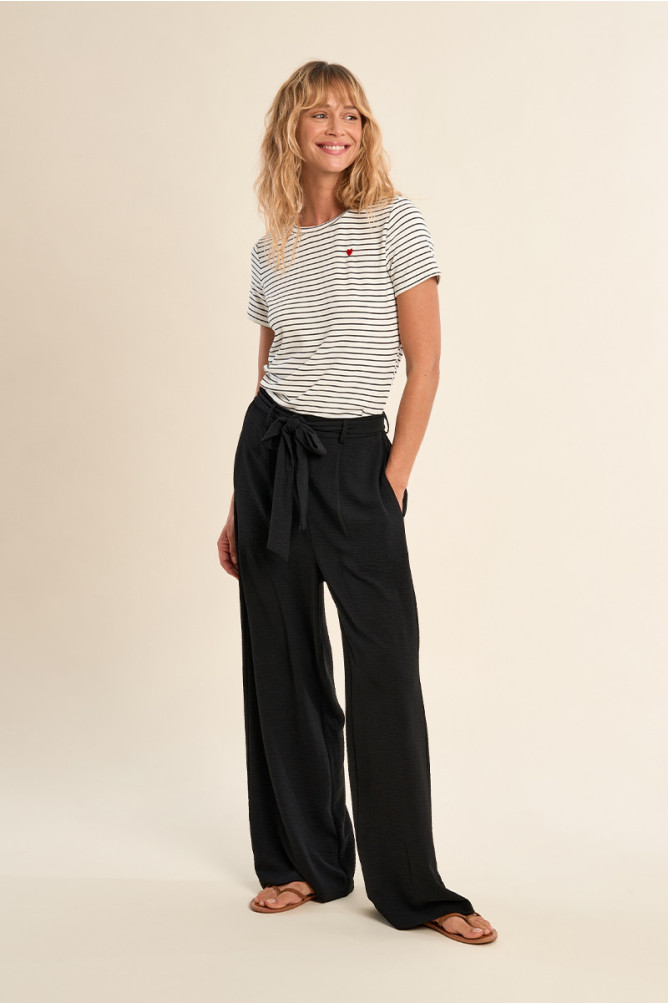 Flowing trousers