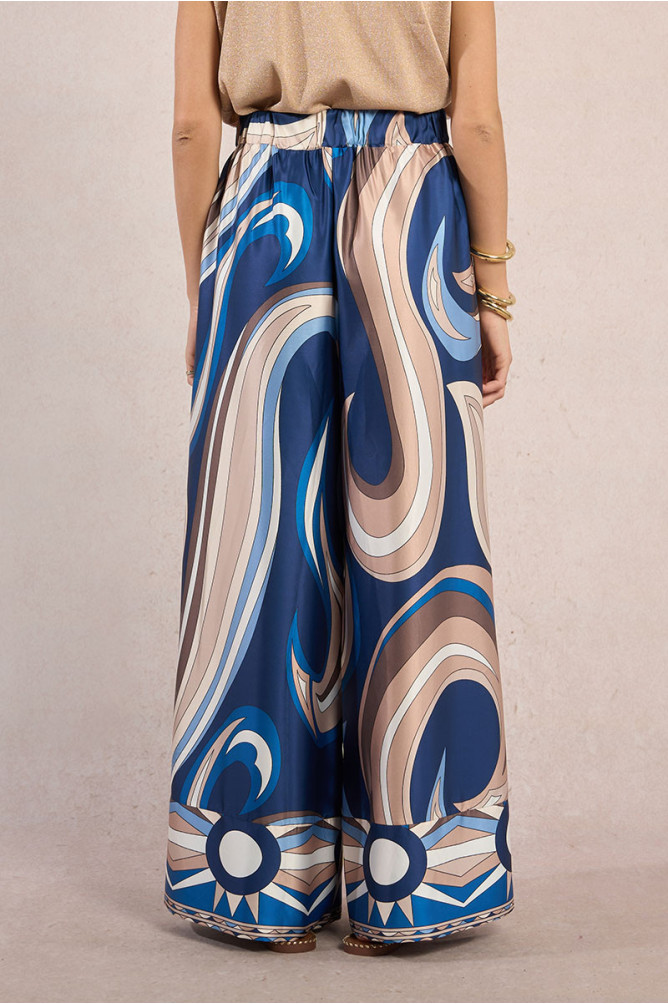 Pantalón de mujer largo, ancho, con estampado.