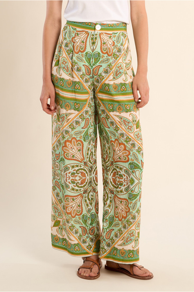 Pantalón de mujer largo, con estampado.
