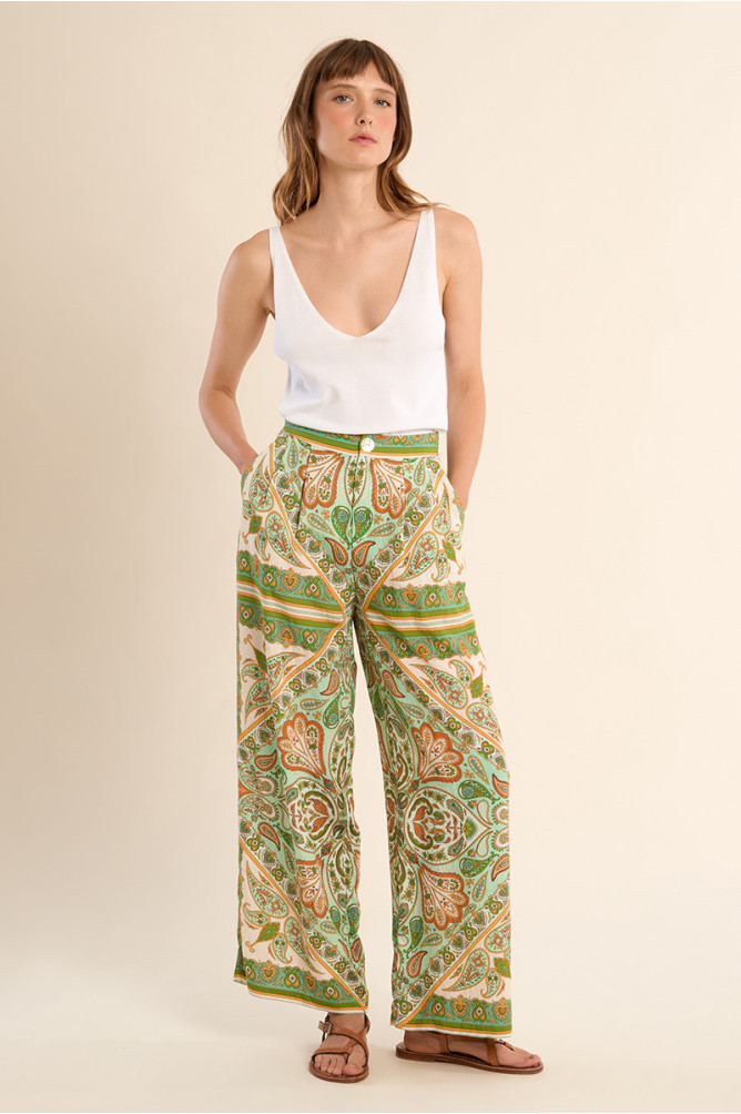 Flowing trousers, scarf print