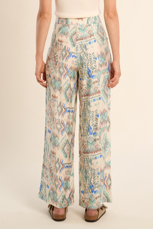 Pantalón de mujer largo, con estampado.