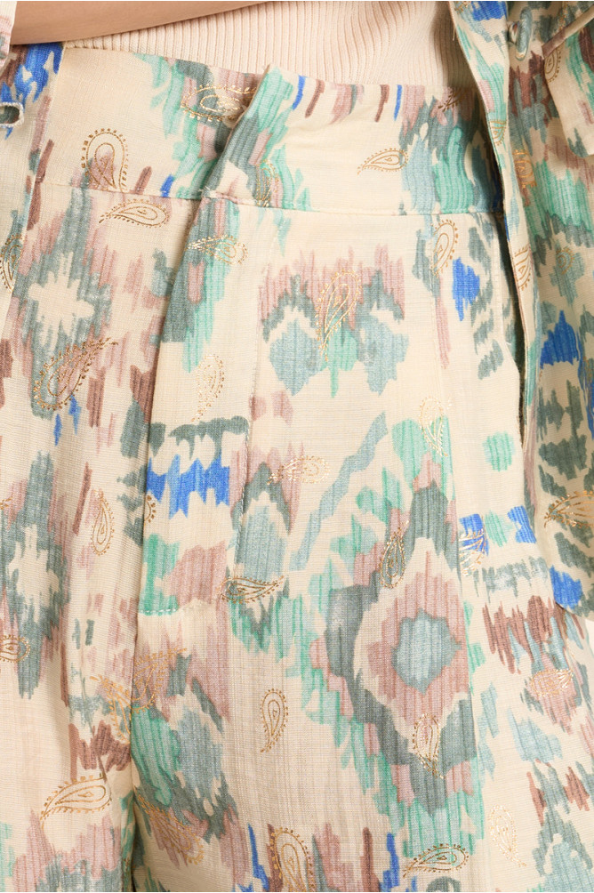 Pantalón de mujer largo, con estampado.