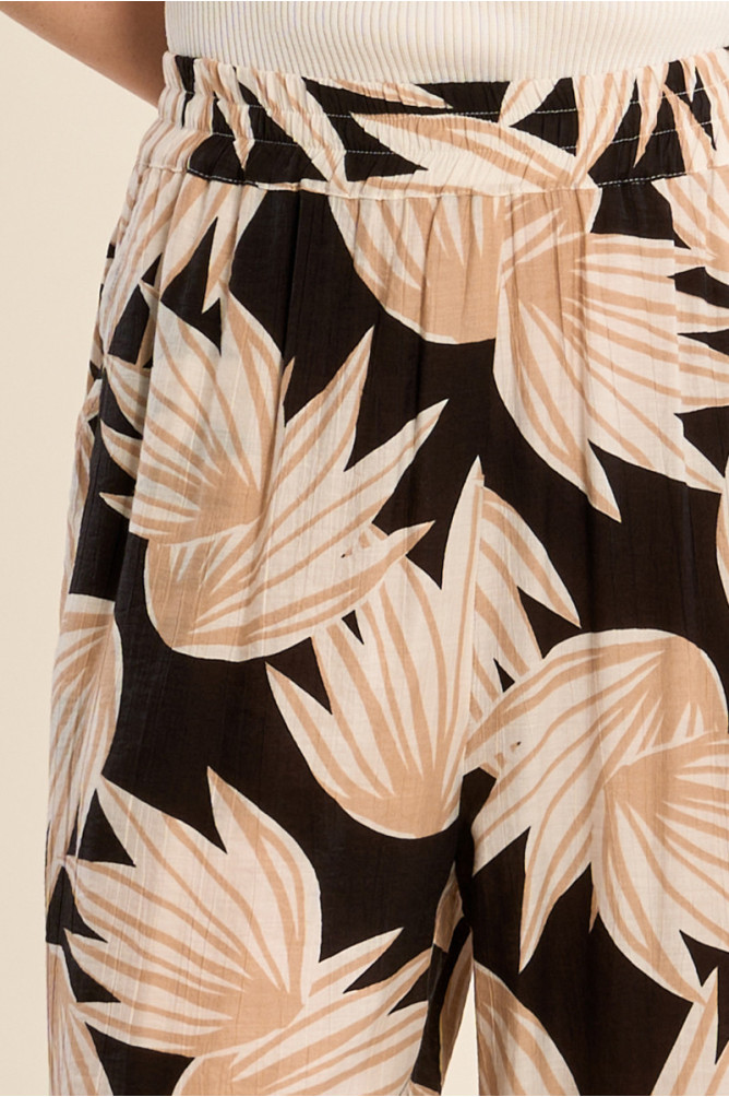 Pantalón de mujer largo, con estampado.