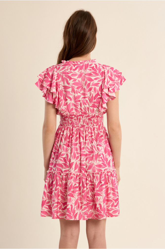 Vestido de manga mariposa, con estampado y volante.